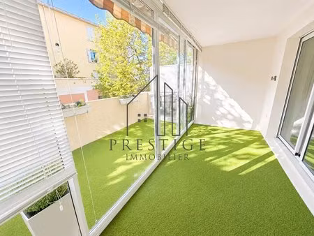 appartement t4 avec grande terrasse quartier les defensions