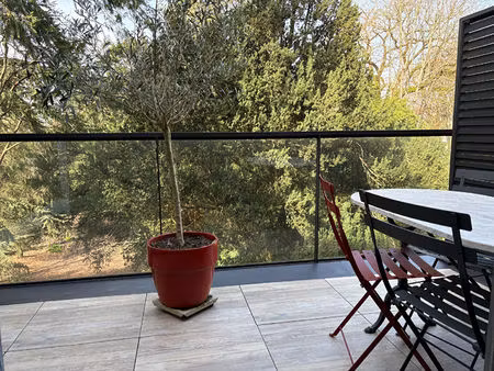bel appartement t4 de 106.46 m² avec balcons et garages dans une résidence de standing réc