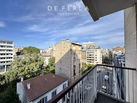 paris xivème - moulin vert: appartement traversant de 3 pièces avec balcon à rénover