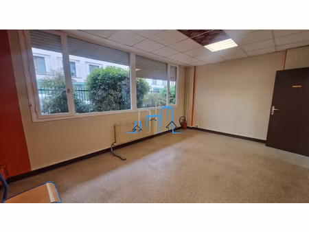 bureau 20m2 / paris 18eme