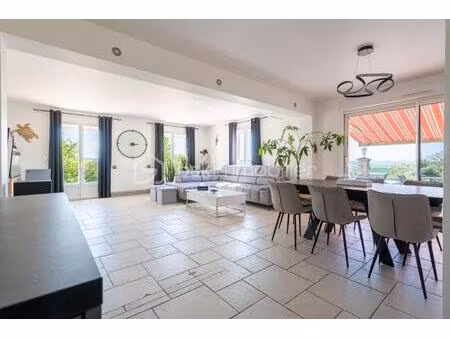 maison contemporaine de 159 m² à pailly