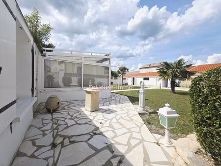 maison avec charme  dépendances et beau potentiel - proche la rochelle