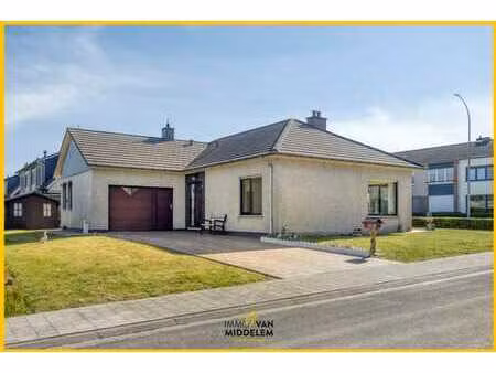 bungalow avec 3 chambres  garage et jardin