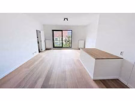 spacieux appartement 1 chambre avec terrasse