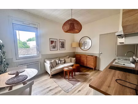 location appartement  m² t-2 à bordeaux  628 €