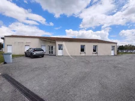 vente bureaux  172.00m²  saintes