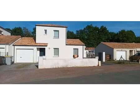 vente maison à challans (85300) : à vendre / 84m² challans