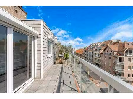 appartement avec des terrasses uniques  situé à distance ...