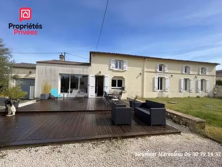 charentaise - 159 m2 - 3 chambres - grandes dépendances - prix 282 150 hai