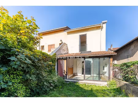 villeurbanne - maison sur 4 niveaux - 3 grandes chambres