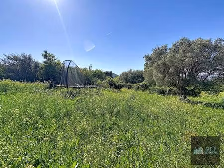 le castellet – terrain constructible – 522 m²
