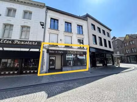 très chouette rez commercial à louer