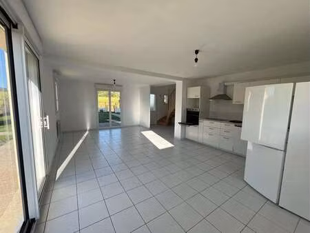 location maison à melesse (35520) : à louer / 118m² melesse