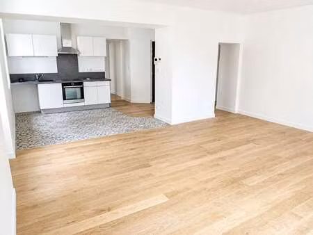 vente appartement 3 pièces à château-gontier (53200) : à vendre 3 pièces / 77m² château-go
