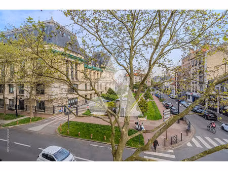 face mairie  magnifique appartement familial de 141 m2 avec terrasse