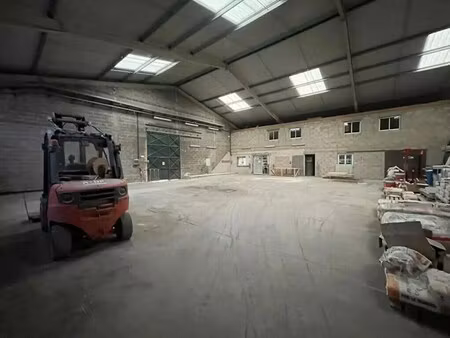 location local d’activités pontpoint 60700 180m²