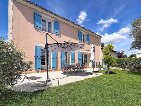 mas de caractère 180m² avec piscine et dépendance 80 m² à camaret-sur-aigues