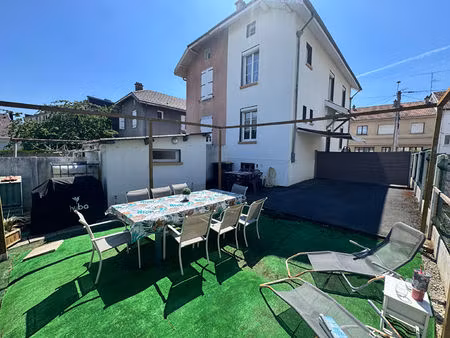 maison rénovée de 72 m2 sh avec parking et terrasse à charleville proche du centre