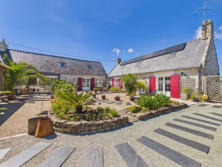 rare : longère en pierre lesconil 6 pièce(s) 136 m2 + dépendances ( 2 chambres d'hôtes  gr