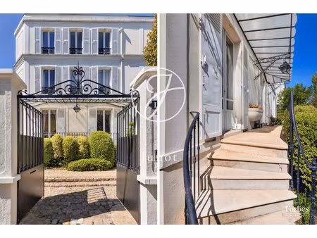 saint-cloud - marche des avelines - maison 290m² - terrain 350 m²