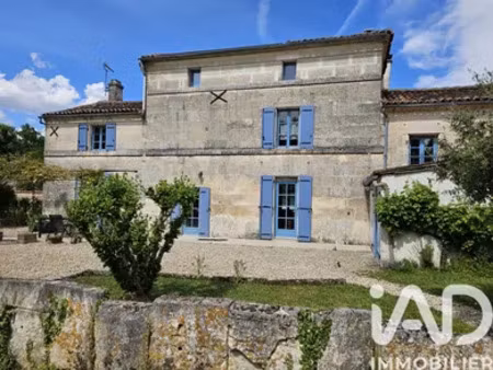 maison à saint-même-les-carrières (16720)
