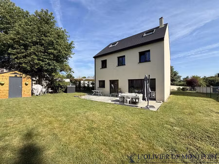 maison individuelle de 6 pièce(s) d'environ 160 m² au sol