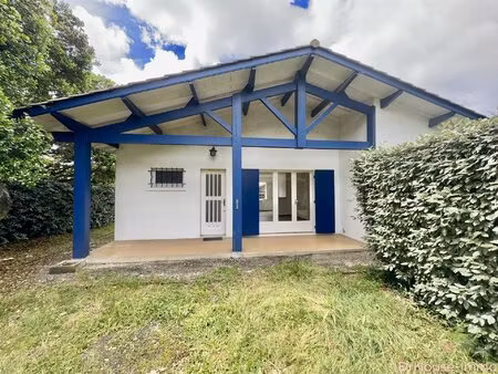maison traditionnelle 3 pièces avec garage et jardin au calme