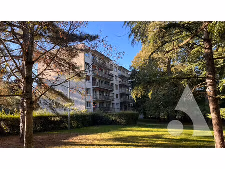 f3 + cave + parking privé