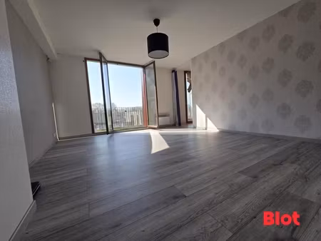 à vendre par blot – saint-jacques-la-morinais appartement t3 – au 2ᵉ étage – exposition su