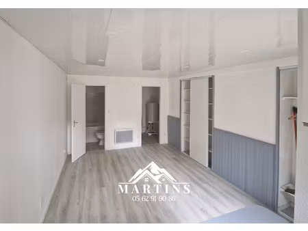 argeles-gazost centre ville - studio de 20m2 + cave + parkin