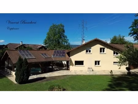 propriété de charme d'environ 208 m² avec parc arboré  piscine couverte et t2 indépendant 