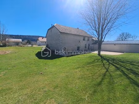 maison de 135 m² à saint-laurent-en-grandvaux