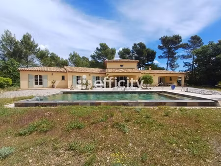 maison 5 pièces - 220 m²