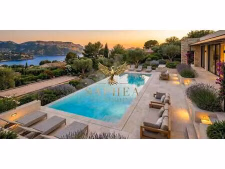 maison contemporaine avec piscine et jardin la ciotat (13)