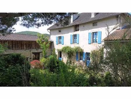 ensemble immobilier à deux pas de saint cirq lapopie