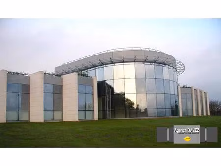 dourdan- bureau / local professionnel de plain-pied de 94 m²