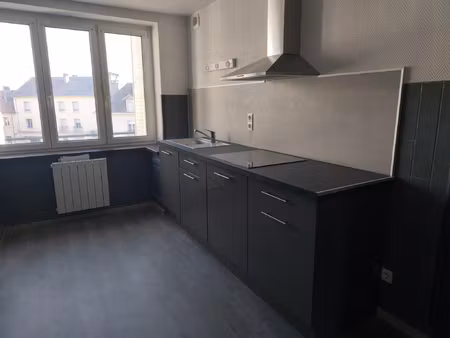 f2 avec cuisine équipée