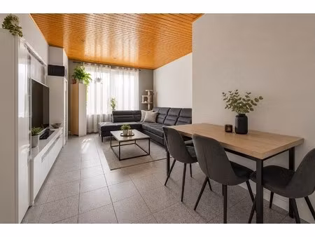 ruime woning met 3 slaapkamers en magazijn