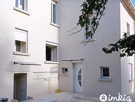 immeuble rénové - 8 appartements