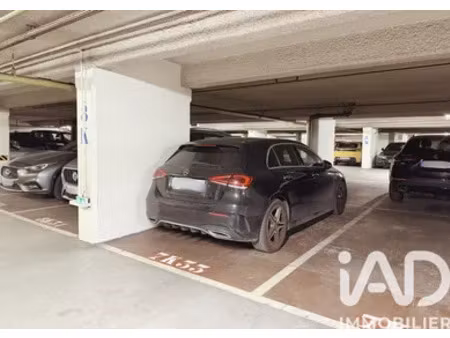 parking à paris (75003)