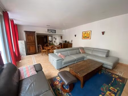triplex de 133 m2  offrant une résidence indépendante au cœur de la bourboule