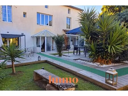 propriété avec chambres d'hôtes et piscine intérieure en vil