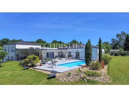 fabuleuse maison familiale contemporaine et écoresponsable  avec piscine et vastes...