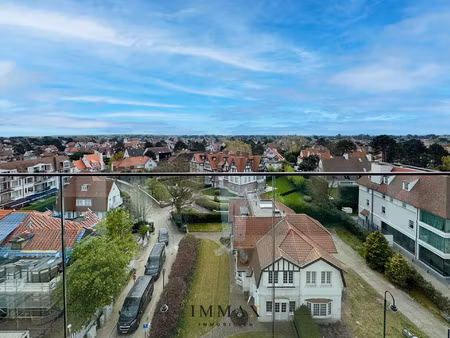 appartement te koop in knokke-heist met 2 slaapkamers