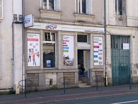vente bureaux et commerces à angers (49000) : à vendre / 97m² angers