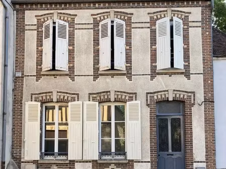 location maison 5 pièces 102 m² à sézanne (51120)