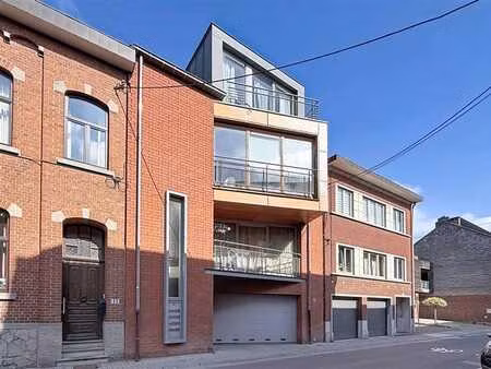 dans le centre de wavre  studio avec terrasse et parking