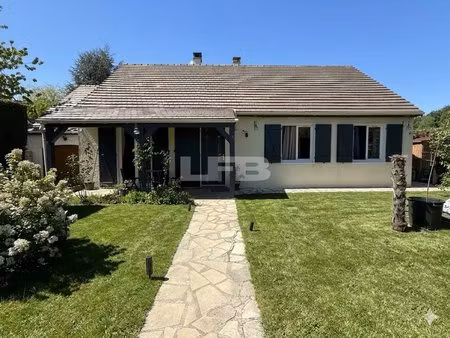plain-pied 100 m² avec piscine  garage et terrain 1 652 m² — andeville