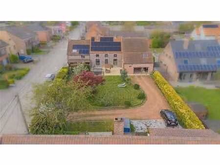 spacieuse habitation avec beaucoup de potentiel à londerzeel