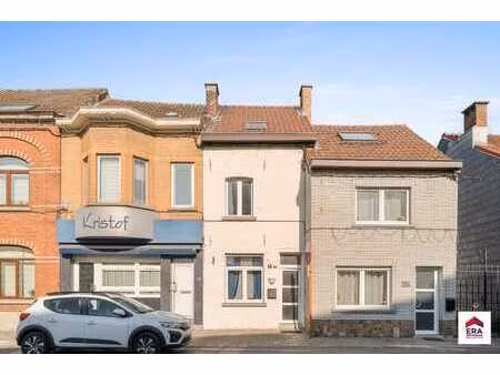 maison deux façades avec 4 chambres et jardin